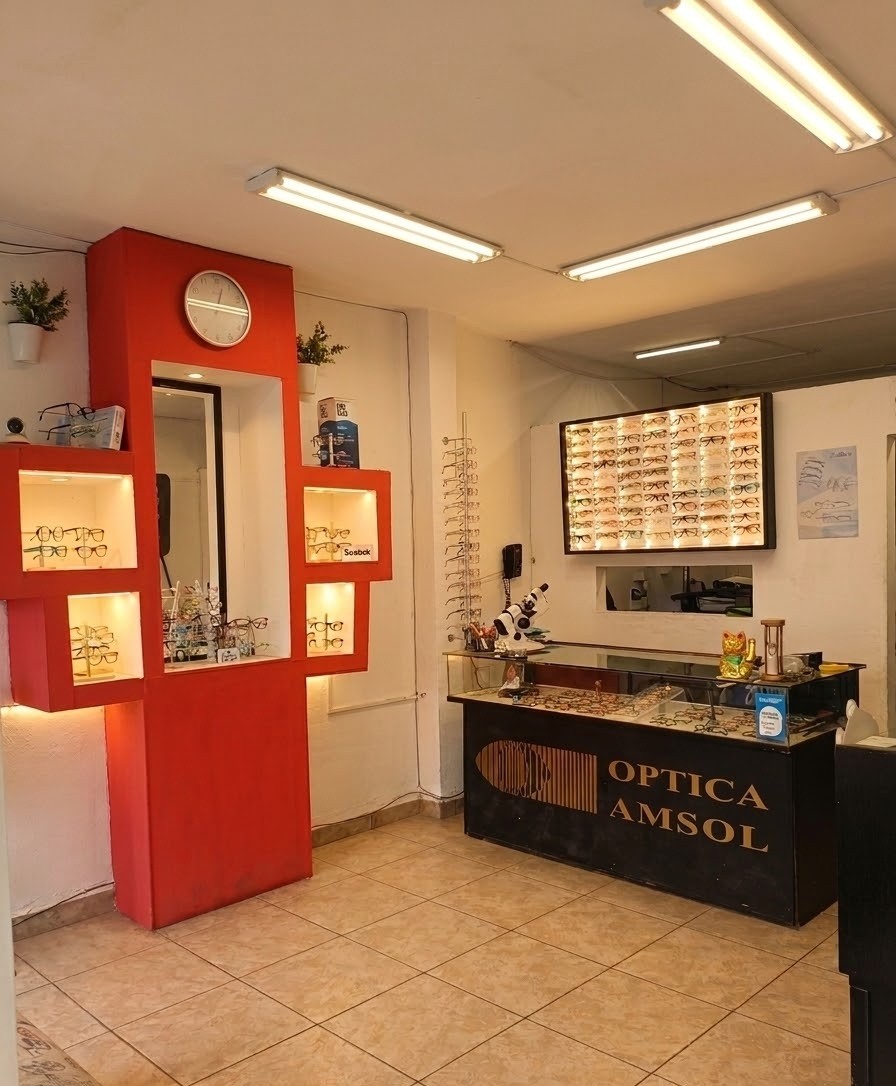 Interior Óptica AMSOL Perimetral